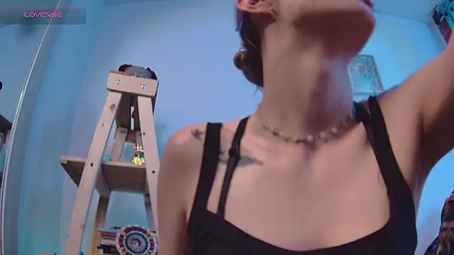 Snapshot of Lucy_Princes chatting on 02/26/25, 05:20 Lucy Princes online show from 02/26/25, 05:20