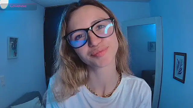 Snapshot of Lucy_Princes chatting on 03/19/25, 10:20 Lucy Princes online show from 03/19/25, 10:20