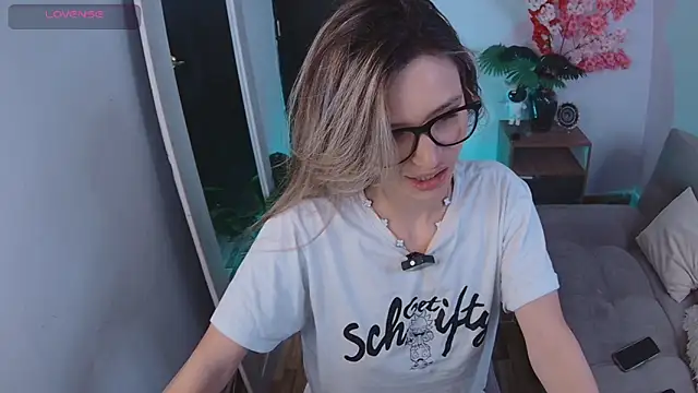 Snapshot of Lucy_Princes chatting on 09/30/25, 06:29 Lucy Princes online show from 09/30/25, 06:29