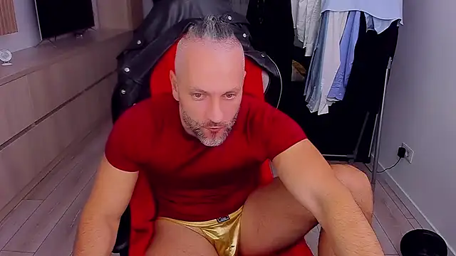 Snapshot of MarisMuscle chatting on 10/28/25, 07:34 MarisMuscle online show from 10/28/25, 07:34