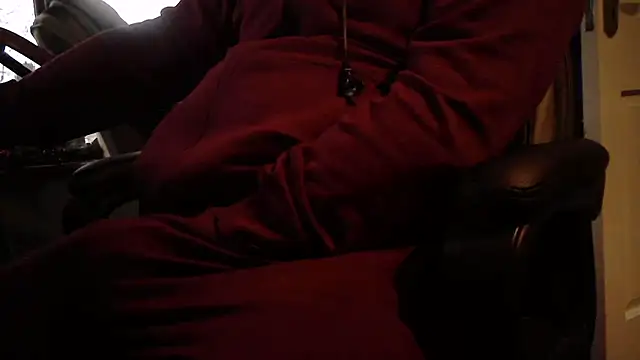 Snapshot of IrishCock30 chatting on 12/18/25, 02:56 IrishCock30 online show from 12/18/25, 02:56