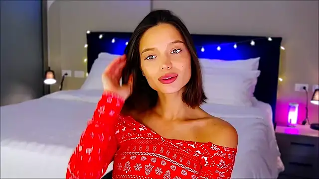 Snapshot of wow_Mia chatting on 12/12/24, 02:48 wow Mia online show from 12/12/24, 02:48