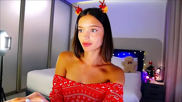 Snapshot of wow_Mia chatting on 12/26/24, 04:53 wow Mia online show from 12/26/24, 04:53