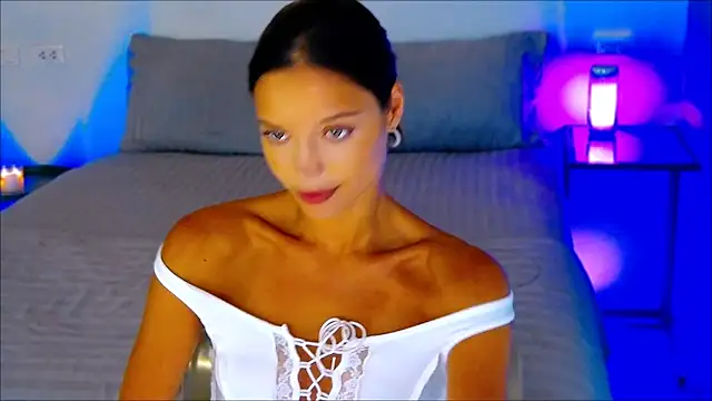 Snapshot of wow_Mia chatting on 02/07/25, 05:20 wow Mia online show from 02/07/25, 05:20