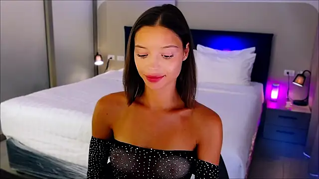 Snapshot of wow_Mia chatting on 02/21/25, 05:13 wow Mia online show from 02/21/25, 05:13