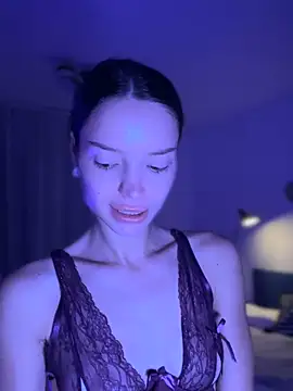 Snapshot of wow_Mia chatting on 11/11/25, 06:02 wow Mia online show from 11/11/25, 06:02