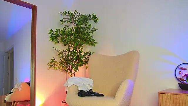 alissa foxx online show from 07/24/26, 12:14