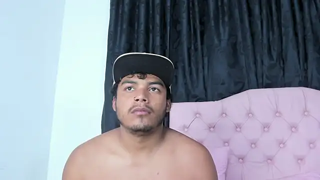 Snapshot of Applehot_LRR chatting on 02/07/25, 08:22 Applehot LRR online show from 02/07/25, 08:22