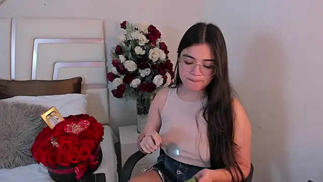 CamilaSofiia online show from 02/15/25, 06:12