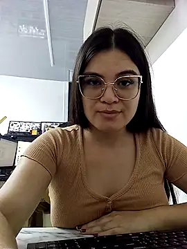 CamilaSofiia online show from 10/23/25, 08:40