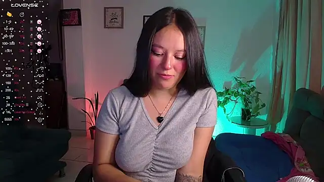 Snapshot of Lexie_Thompson10 chatting on 02/07/25, 06:35 Lexie Thompson10 online show from 02/07/25, 06:35