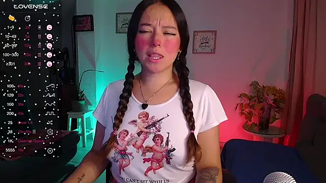 Snapshot of Lexie_Thompson10 chatting on 02/23/25, 05:23 Lexie Thompson10 online show from 02/23/25, 05:23