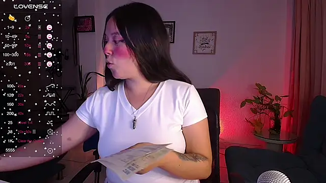 Snapshot of Lexie_Thompson10 chatting on 03/09/25, 04:05 Lexie Thompson10 online show from 03/09/25, 04:05