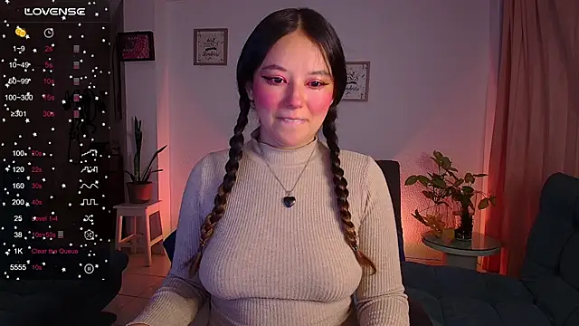 Snapshot of Lexie_Thompson10 chatting on 03/16/25, 03:47 Lexie Thompson10 online show from 03/16/25, 03:47