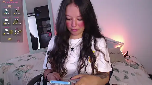 Snapshot of Lexie_Thompson10 chatting on 09/14/25, 05:23 Lexie Thompson10 online show from 09/14/25, 05:23