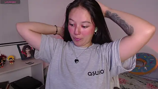 Snapshot of Lexie_Thompson10 chatting on 10/12/25, 11:59 Lexie Thompson10 online show from 10/12/25, 11:59