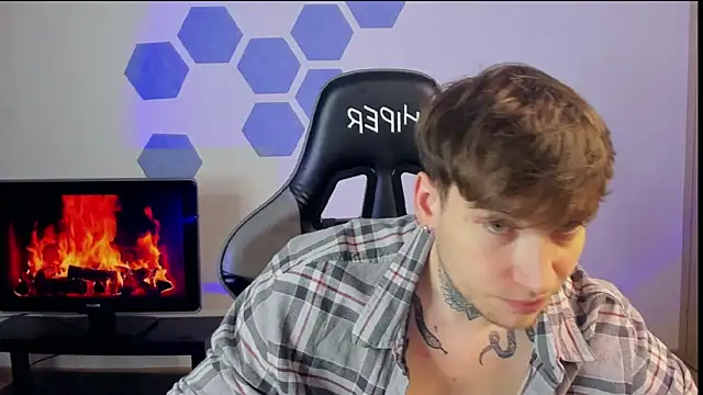 Snapshot of Chris_Tyson chatting on 02/03/25, 08:03 Chris Tyson online show from 02/03/25, 08:03