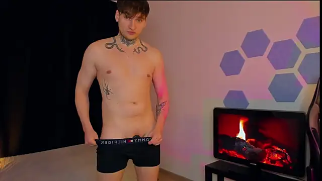 Snapshot of Chris_Tyson chatting on 02/05/25, 11:50 Chris Tyson online show from 02/05/25, 11:50