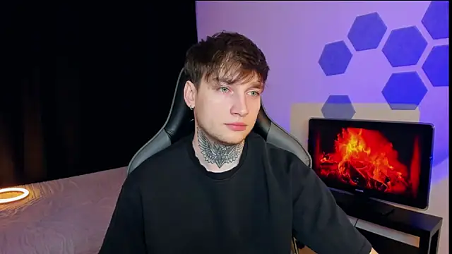 Snapshot of Chris_Tyson chatting on 02/06/25, 09:38 Chris Tyson online show from 02/06/25, 09:38