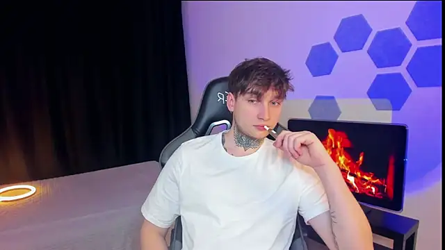 Snapshot of Chris_Tyson chatting on 02/09/25, 11:25 Chris Tyson online show from 02/09/25, 11:25