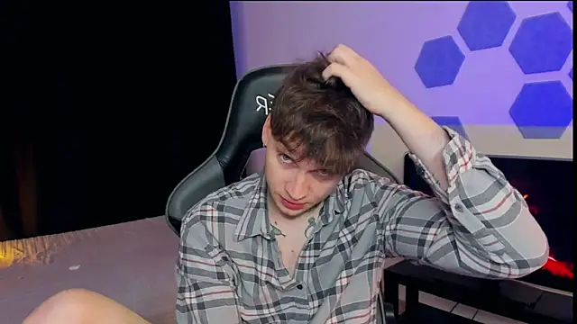 Snapshot of Chris_Tyson chatting on 02/14/25, 09:53 Chris Tyson online show from 02/14/25, 09:53