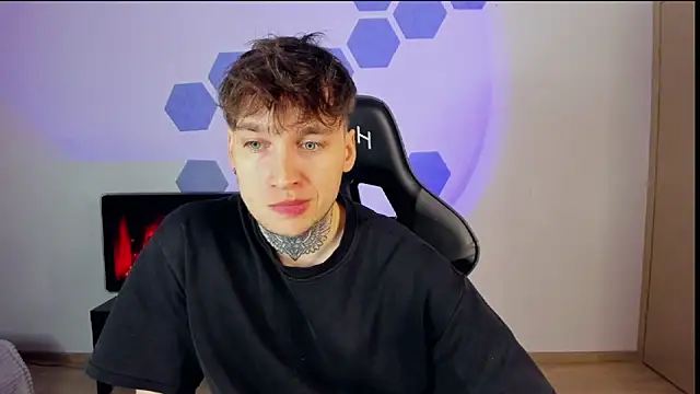 Snapshot of Chris_Tyson chatting on 02/25/25, 10:18 Chris Tyson online show from 02/25/25, 10:18