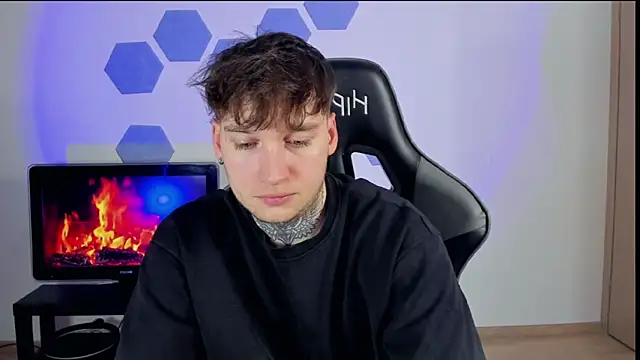 Snapshot of Chris_Tyson chatting on 03/01/25, 01:43 Chris Tyson online show from 03/01/25, 01:43