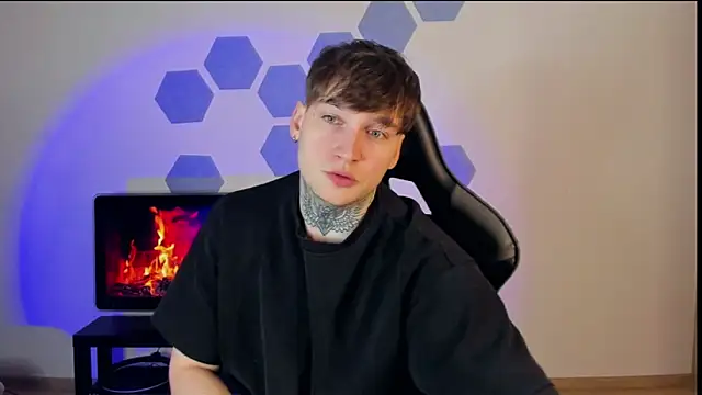 Snapshot of Chris_Tyson chatting on 03/05/25, 09:26 Chris Tyson online show from 03/05/25, 09:26