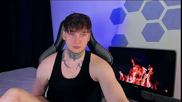 Snapshot of Chris_Tyson chatting on 03/18/25, 01:10 Chris Tyson online show from 03/18/25, 01:10