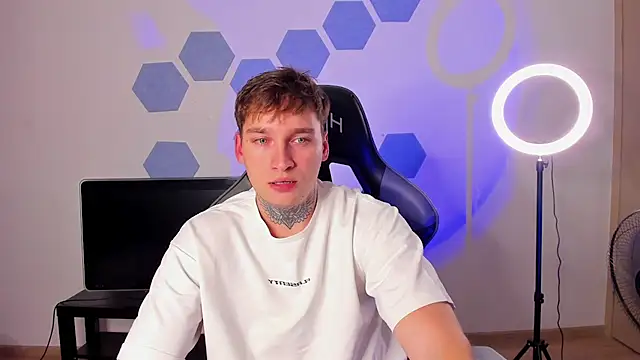 Snapshot of Chris_Tyson chatting on 09/11/25, 12:00 Chris Tyson online show from 09/11/25, 12:00