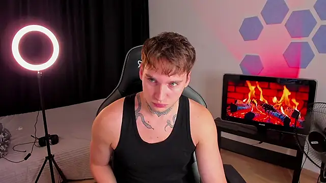 Snapshot of Chris_Tyson chatting on 09/11/25, 11:05 Chris Tyson online show from 09/11/25, 11:05