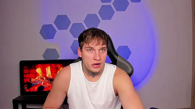 Snapshot of Chris_Tyson chatting on 10/03/25, 12:46 Chris Tyson online show from 10/03/25, 12:46