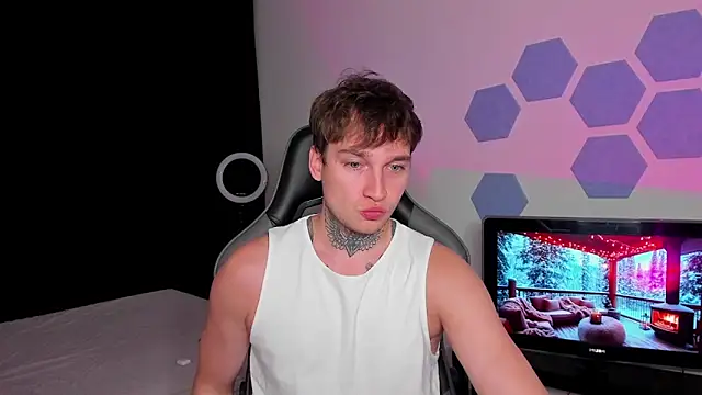 Snapshot of Chris_Tyson chatting on 10/05/25, 09:45 Chris Tyson online show from 10/05/25, 09:45