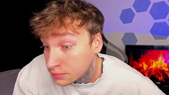 Snapshot of Chris_Tyson chatting on 10/06/25, 10:12 Chris Tyson online show from 10/06/25, 10:12