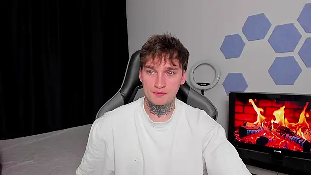 Snapshot of Chris_Tyson chatting on 10/09/25, 05:55 Chris Tyson online show from 10/09/25, 05:55