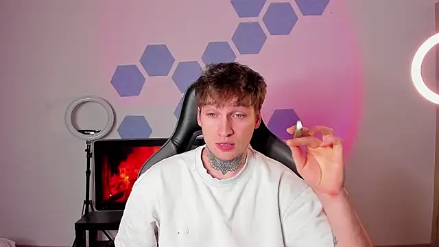 Snapshot of Chris_Tyson chatting on 10/18/25, 10:32 Chris Tyson online show from 10/18/25, 10:32