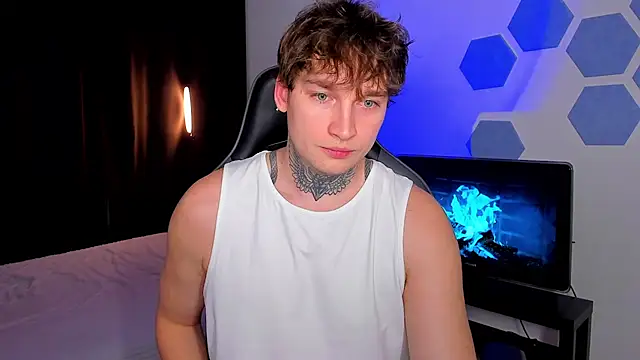 Snapshot of Chris_Tyson chatting on 11/23/25, 08:30 Chris Tyson online show from 11/23/25, 08:30