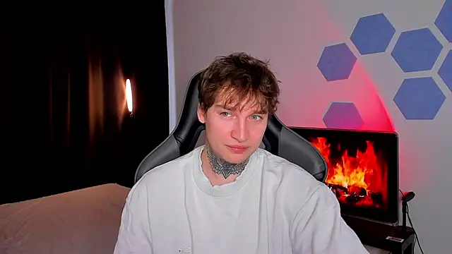 Snapshot of Chris_Tyson chatting on 11/24/25, 08:36 Chris Tyson online show from 11/24/25, 08:36