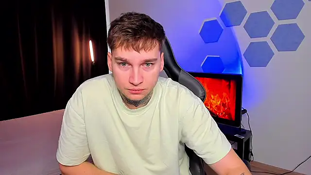 Snapshot of Chris_Tyson chatting on 12/03/25, 07:16 Chris Tyson online show from 12/03/25, 07:16