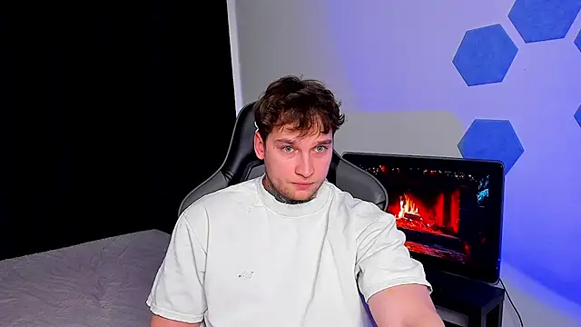 Chris Tyson online show from 04/01/26, 01:52