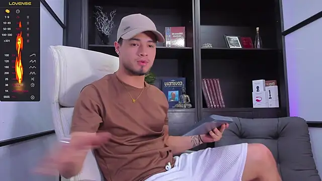 EdwardRoss  online show from 02/06/25, 08:13