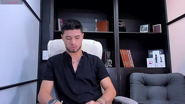 EdwardRoss  online show from 02/16/25, 07:27