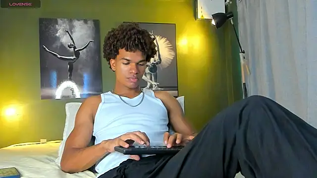 bigxx0 online show from 12/15/24, 08:58