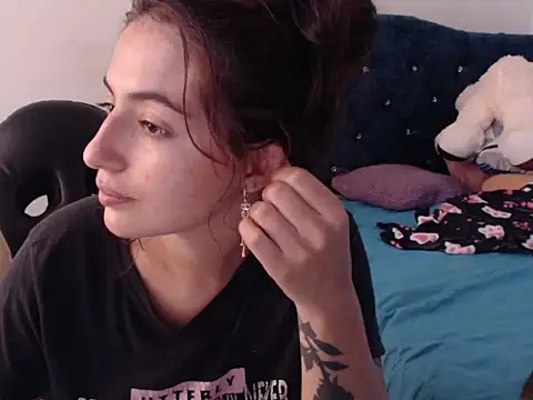 Kate lorens9 online show from 01/16/25, 05:12