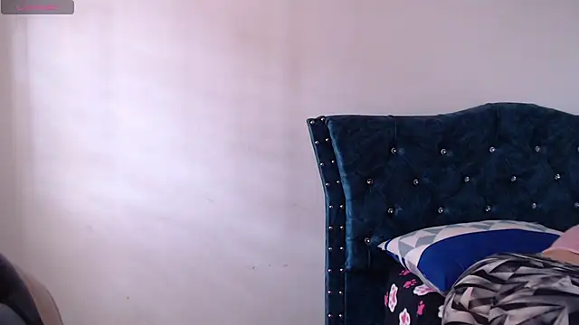 Kate lorens9 online show from 01/30/25, 03:08