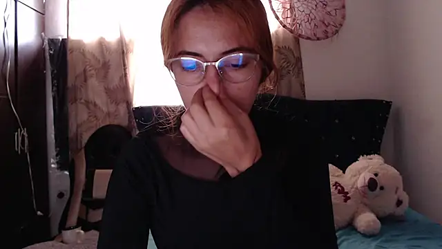 Kate lorens9 online show from 10/18/25, 04:19