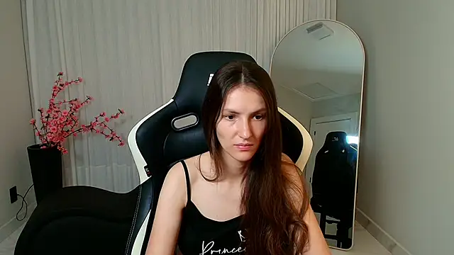 upssnowy online show from 10/31/25, 03:18