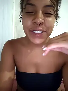 Julia Pretinha online show from 04/03/26, 03:26