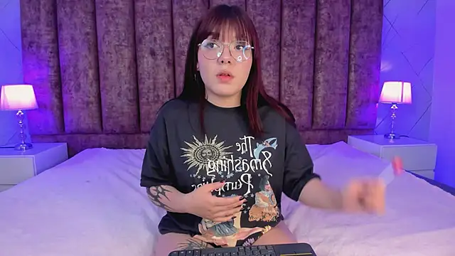 Fluffy Bubble21 online show from 02/21/25, 10:17