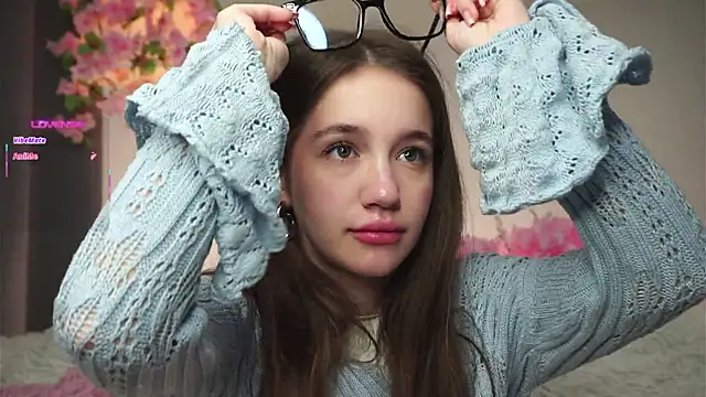 AmiLewis online show from 11/08/25, 01:06